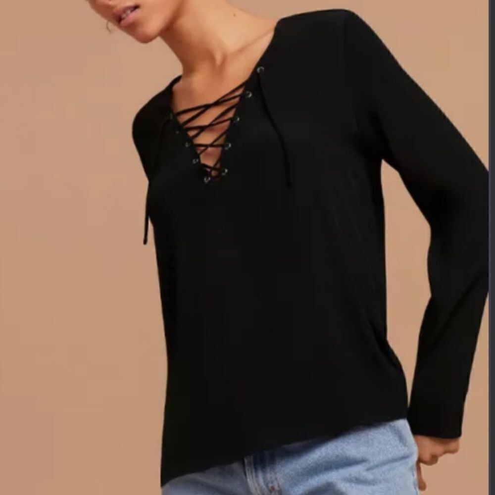 Aritzia | Wilfred Free Redling lace up blouse